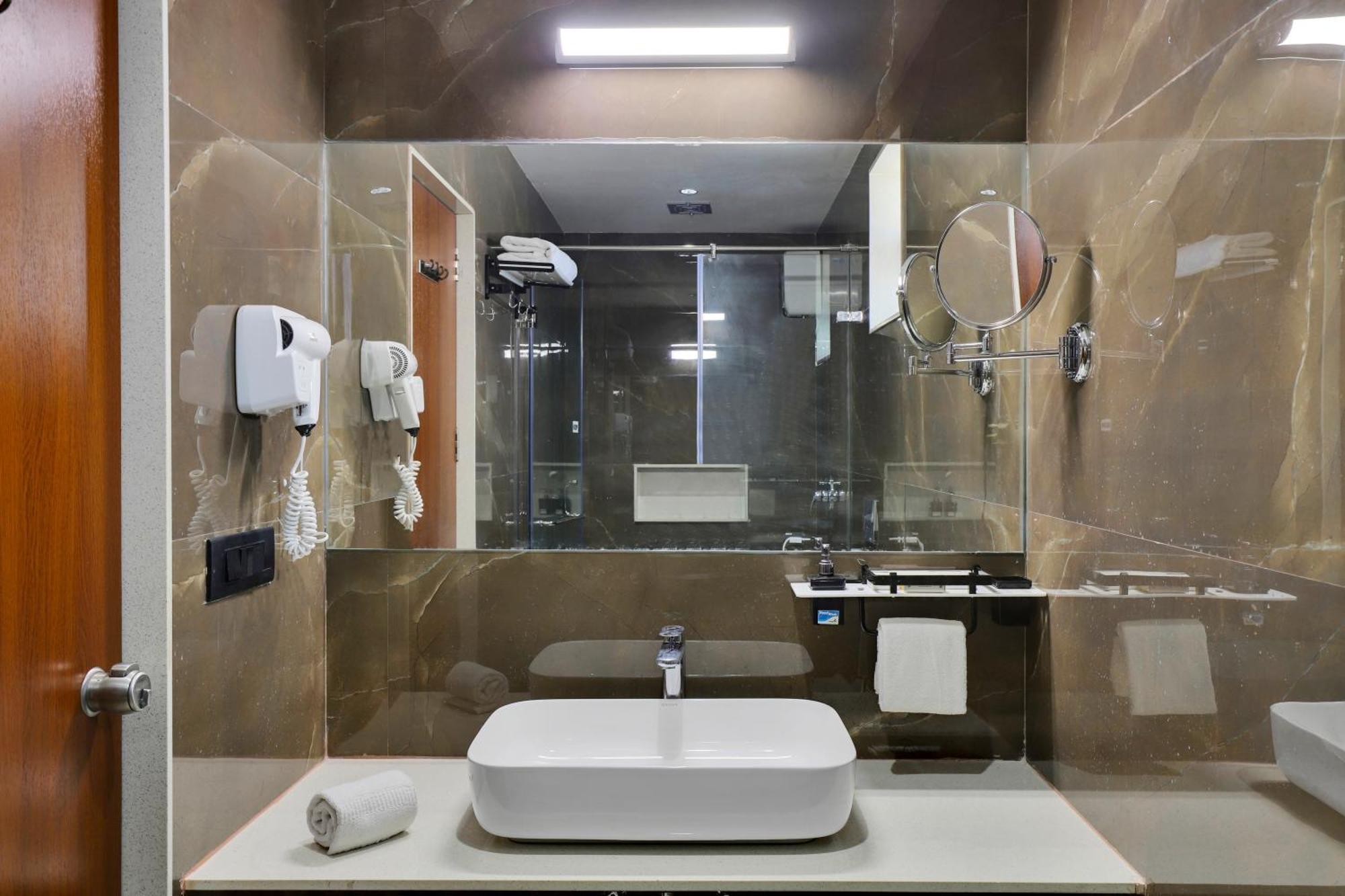 Goverdhan Greens Resort Dwarka L Hotels In Dwarka Exterior foto